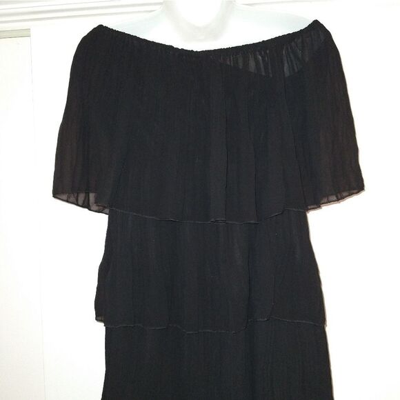 🎉🆕Black Tiered Off Shoulder Ruffled Dress - Picture 7 of 8